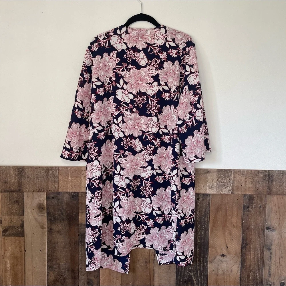 NWT Forever 21 Floral Robe Kimono Coverup Size L - Picture 3 of 6